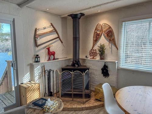 Living room - 73 Ch. Des Indiens, Brownsburg-Chatham, QC - Indoor Photo Showing Other Room