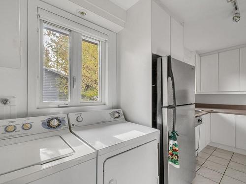 Kitchen - 1062 Rue De La Rivière, Québec (Sainte-Foy/Sillery/Cap-Rouge), QC - Indoor Photo Showing Laundry Room