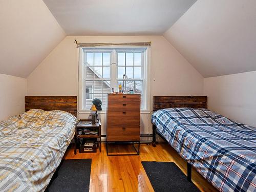 Chambre Ã Â coucher - 353 Av. Lelièvre, Montréal-Est, QC - Indoor Photo Showing Bedroom