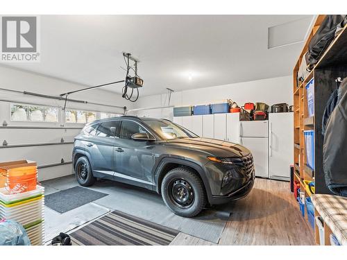 242 Dormie Place, Vernon, BC - Indoor Photo Showing Garage