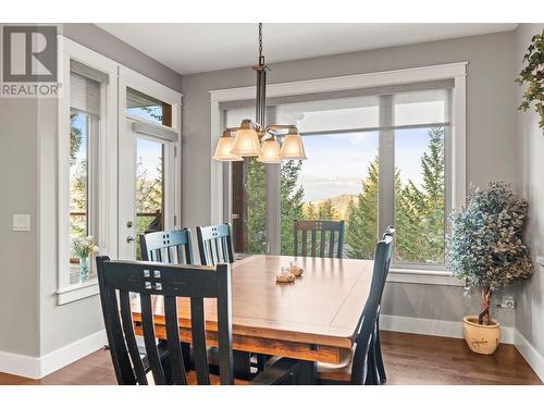 242 Dormie Place, Vernon, BC - Indoor Photo Showing Dining Room