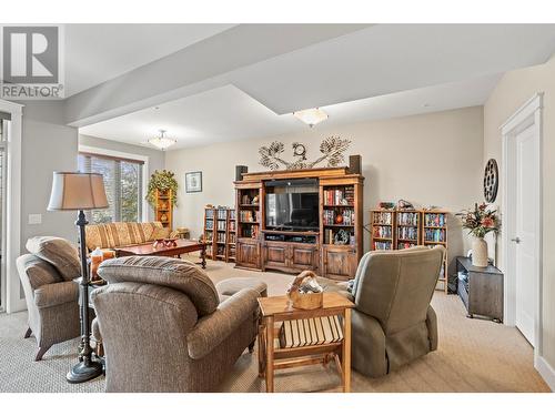 242 Dormie Place, Vernon, BC - Indoor Photo Showing Living Room