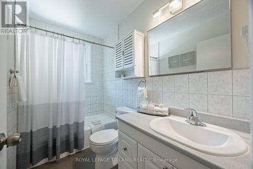 859 Willow Drive, London, ON - Indoor Photo Showing Bathroom