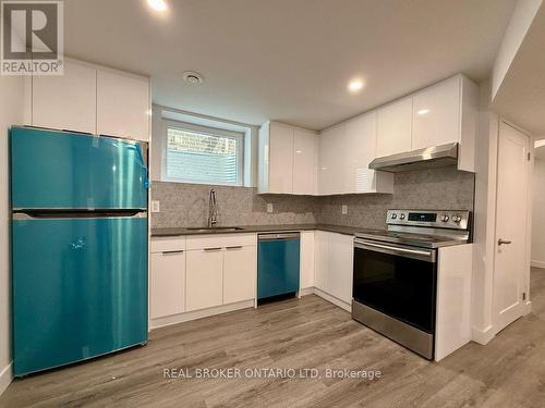 2794 Heardcreek Trail, London, ON - Indoor Photo Showing Kitchen With Stainless Steel Kitchen