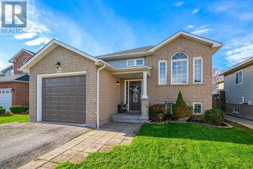 4034 Barry Drive, Lincoln (982 - Beamsville), ON - Outdoor With Facade