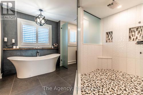 119 Willowbrook Drive, Welland (770 - West Welland), ON - Indoor Photo Showing Bathroom