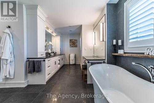 119 Willowbrook Drive, Welland (770 - West Welland), ON - Indoor Photo Showing Bathroom