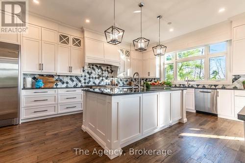 119 Willowbrook Drive, Welland (770 - West Welland), ON - Indoor Photo Showing Kitchen With Upgraded Kitchen