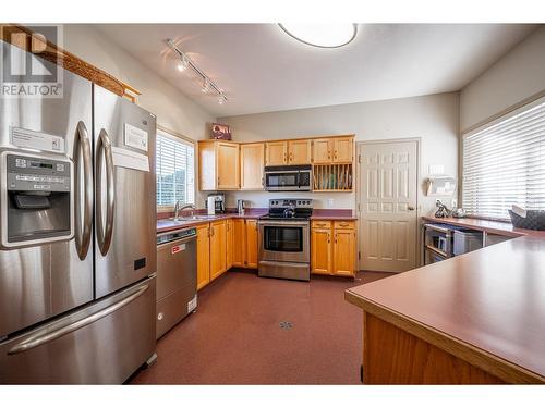 595 Yates Road Unit# 34 Lot# 76, Kelowna, BC - Indoor Photo Showing Kitchen