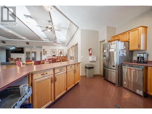 595 Yates Road Unit# 34 Lot# 76, Kelowna, BC - Indoor Photo Showing Kitchen