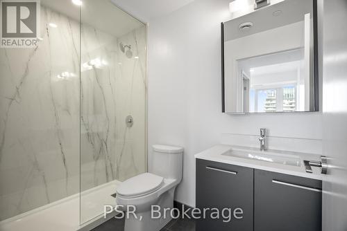 3712 - 101 Roehampton Avenue, Toronto, ON - Indoor Photo Showing Bathroom