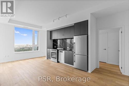 3712 - 101 Roehampton Avenue, Toronto, ON - Indoor Photo Showing Kitchen