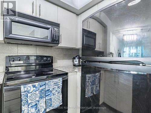 1504 - 16 Yonge Street, Toronto, ON - Indoor Photo Showing Kitchen