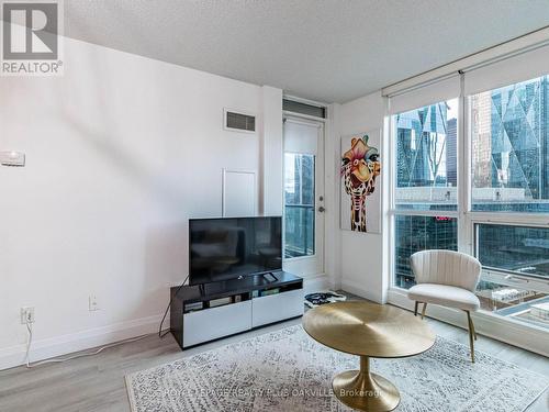 1504 - 16 Yonge Street, Toronto, ON - Indoor Photo Showing Living Room