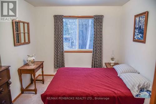 218 Greenway Drive, Whitewater Region, ON - Indoor Photo Showing Bedroom