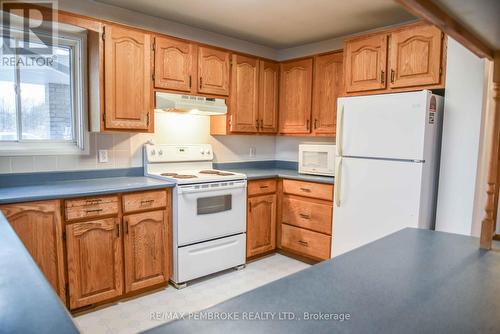 218 Greenway Drive, Whitewater Region, ON - Indoor Photo Showing Kitchen