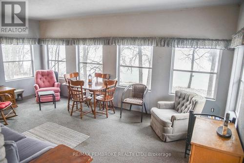 218 Greenway Drive, Whitewater Region, ON - Indoor Photo Showing Living Room