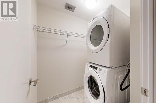 327 - 201 Brock Street S, Whitby, ON - Indoor Photo Showing Laundry Room