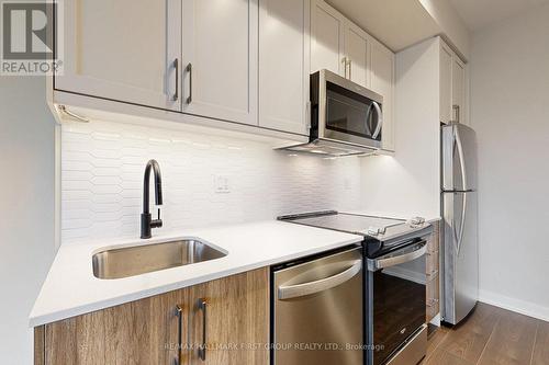 327 - 201 Brock Street S, Whitby, ON - Indoor Photo Showing Kitchen With Stainless Steel Kitchen With Upgraded Kitchen