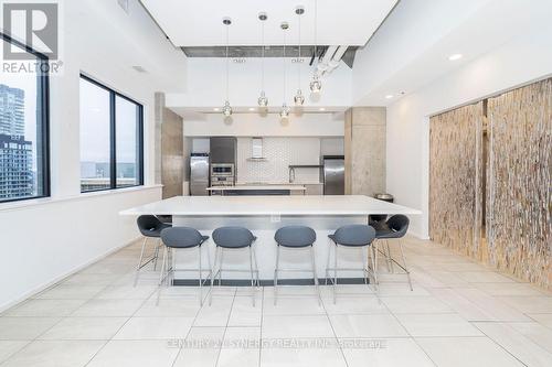 1102 - 105 Champagne Avenue S, Ottawa, ON - Indoor Photo Showing Kitchen