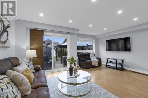 160 Marycroft Court, Brampton, ON - Indoor Photo Showing Living Room