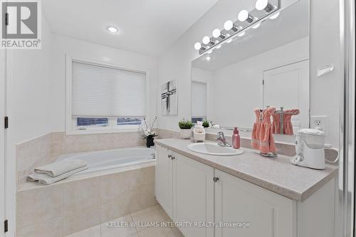 435 Celtic Ridge Crescent, Ottawa, ON - Indoor Photo Showing Bathroom