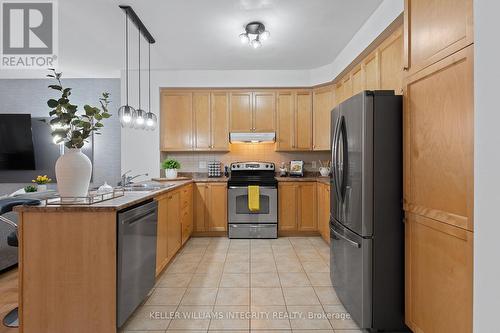 435 Celtic Ridge Crescent, Ottawa, ON - Indoor Photo Showing Kitchen With Double Sink