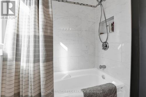 194 Holland Avenue, Ottawa, ON - Indoor Photo Showing Bathroom