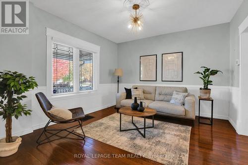 194 Holland Avenue, Ottawa, ON - Indoor Photo Showing Living Room