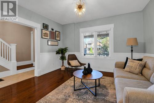 194 Holland Avenue, Ottawa, ON - Indoor Photo Showing Living Room