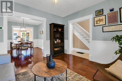 194 Holland Avenue, Ottawa, ON - Indoor Photo Showing Living Room