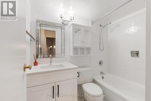 A 1207 - 158 Mcarthur Avenue, Ottawa, ON - Indoor Photo Showing Bathroom