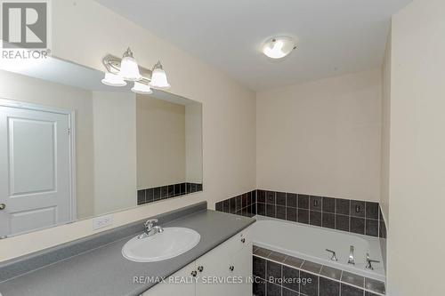 27 Biddens Square, Brampton, ON - Indoor Photo Showing Bathroom