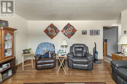 324 Korah Rd, Sault Ste. Marie, ON - Indoor Photo Showing Living Room