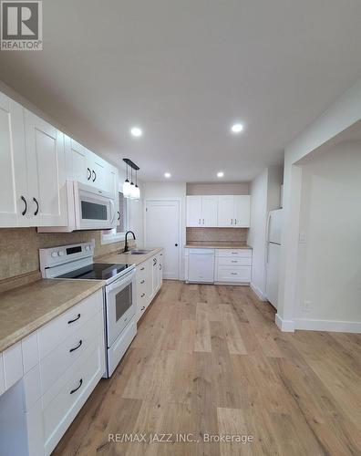 Upper - 78 Parkway Crescent, Clarington (Bowmanville), ON - Indoor Photo Showing Kitchen