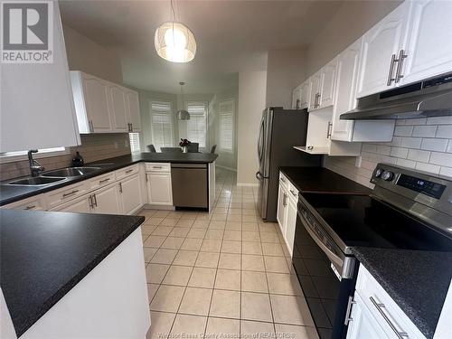 4612 Ascot Court, Windsor, ON - Indoor Photo Showing Kitchen With Double Sink