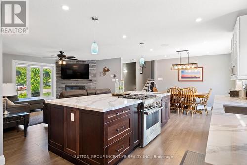 1277 Sunnidale Road, Springwater, ON - Indoor Photo Showing Kitchen With Upgraded Kitchen