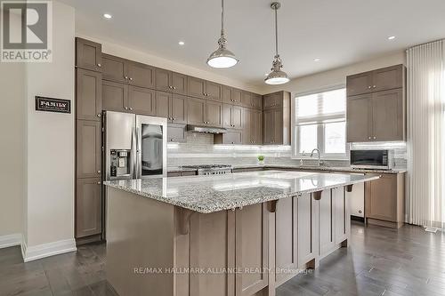 3186 Hines Drive, Oakville, ON - Indoor Photo Showing Kitchen With Stainless Steel Kitchen With Upgraded Kitchen