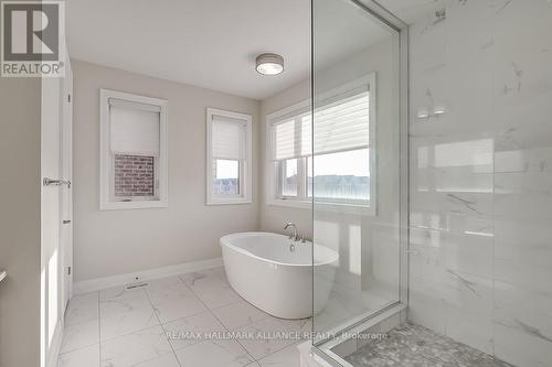 3186 Hines Drive, Oakville, ON - Indoor Photo Showing Bathroom