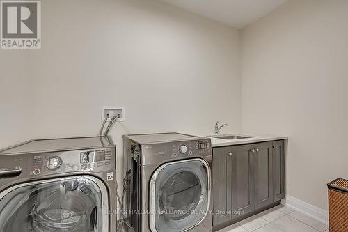 3186 Hines Drive, Oakville, ON - Indoor Photo Showing Laundry Room