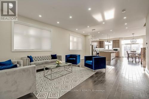 3186 Hines Drive, Oakville, ON - Indoor Photo Showing Living Room