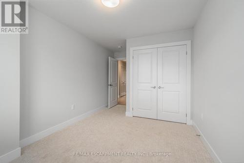 5 - 2184 Postmaster Drive, Oakville, ON - Indoor Photo Showing Other Room