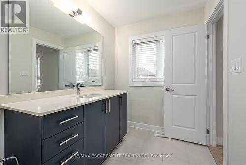 5 - 2184 Postmaster Drive, Oakville, ON - Indoor Photo Showing Bathroom