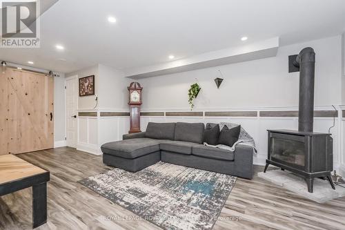 520 Pineview Gardens, Shelburne, ON - Indoor Photo Showing Living Room