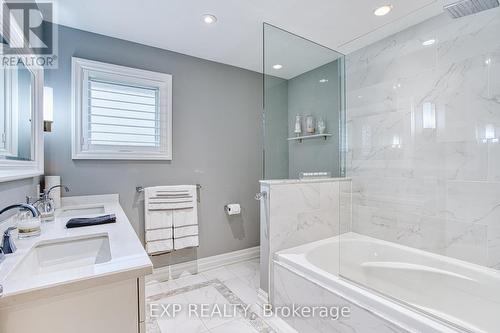 28 Ramsey Crescent, Hamilton, ON - Indoor Photo Showing Bathroom