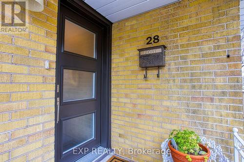 28 Ramsey Crescent, Hamilton, ON - Indoor Photo Showing Other Room