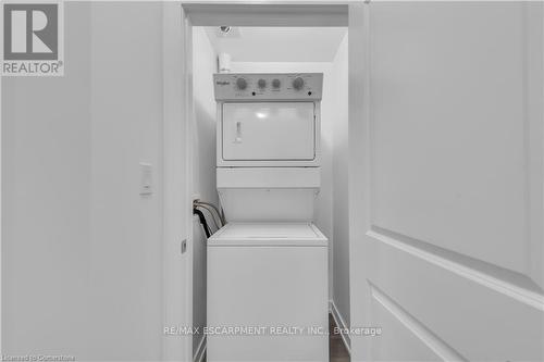 406 - 460 Dundas Street E, Hamilton, ON - Indoor Photo Showing Laundry Room