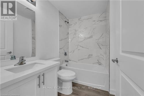 406 - 460 Dundas Street E, Hamilton, ON - Indoor Photo Showing Bathroom