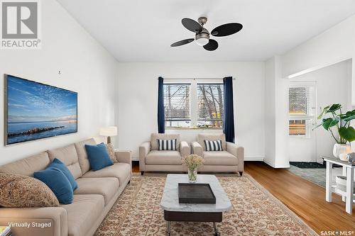 84 Caribou Street E, Moose Jaw, SK - Indoor Photo Showing Living Room