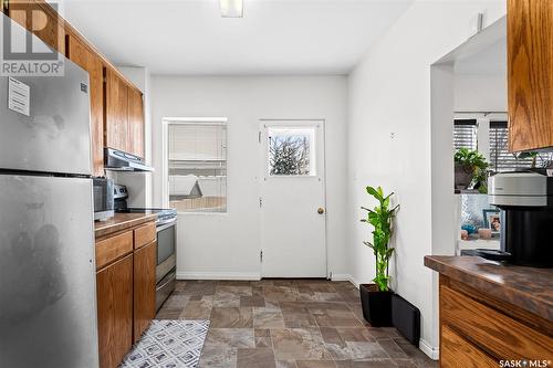 84 Caribou Street E, Moose Jaw, SK - Indoor Photo Showing Kitchen